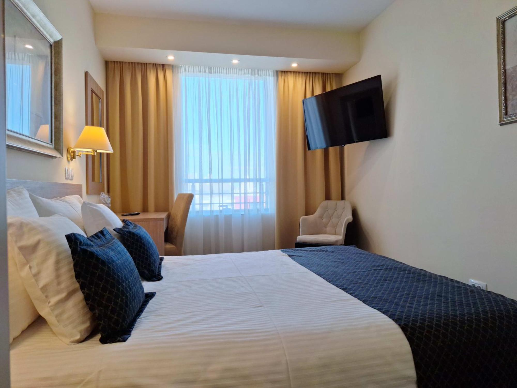 Hotel Monogram Park รูมา ภายนอก รูปภาพ