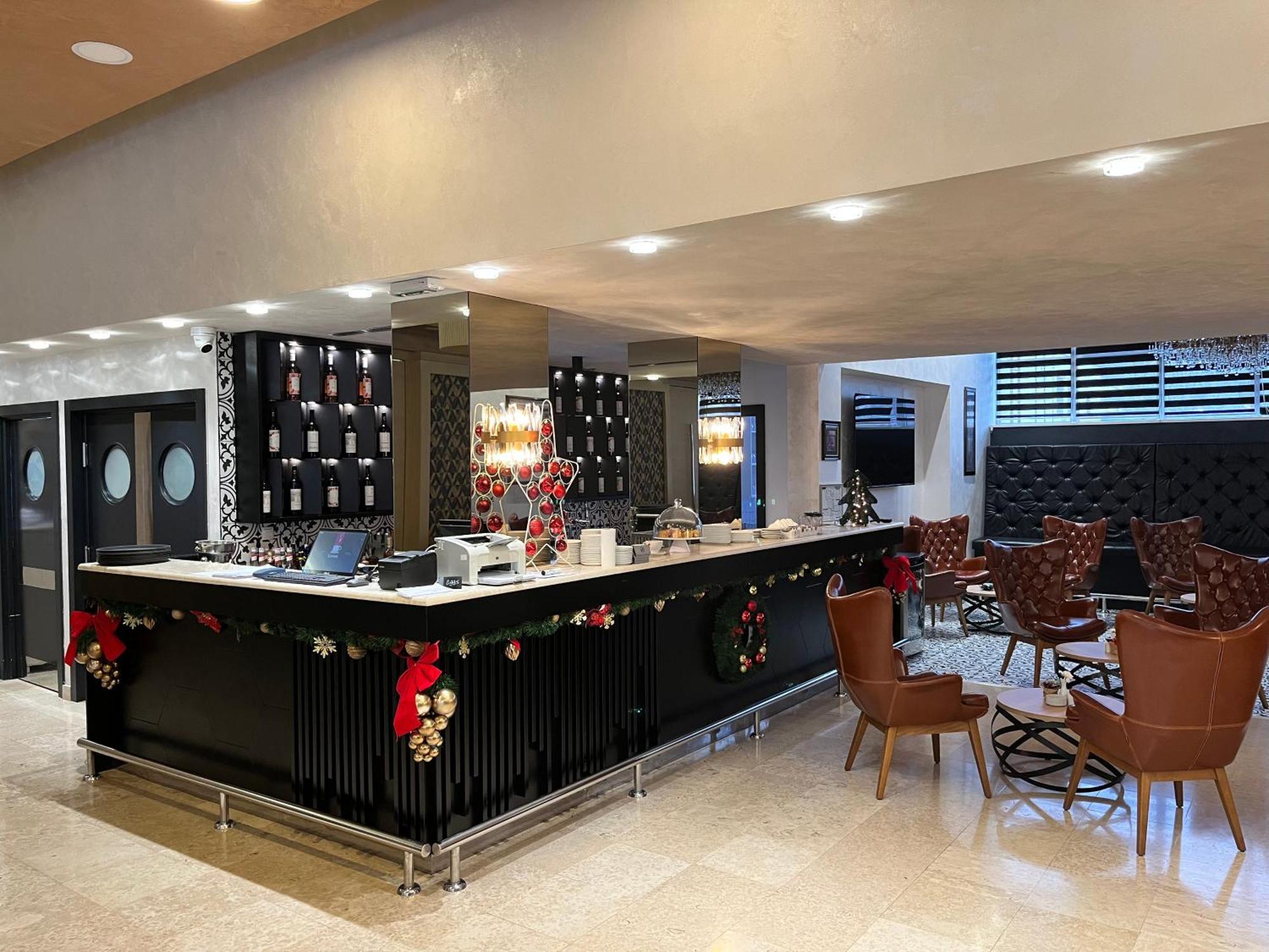 Hotel Monogram Park รูมา ภายนอก รูปภาพ