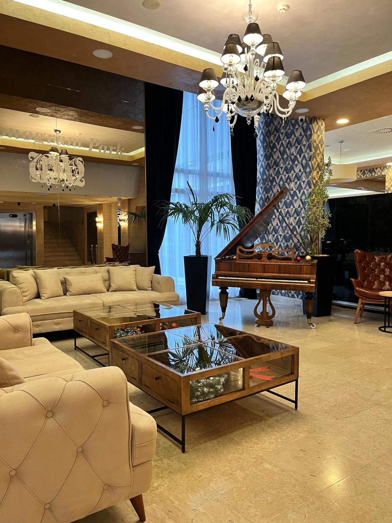 Hotel Monogram Park รูมา ภายนอก รูปภาพ