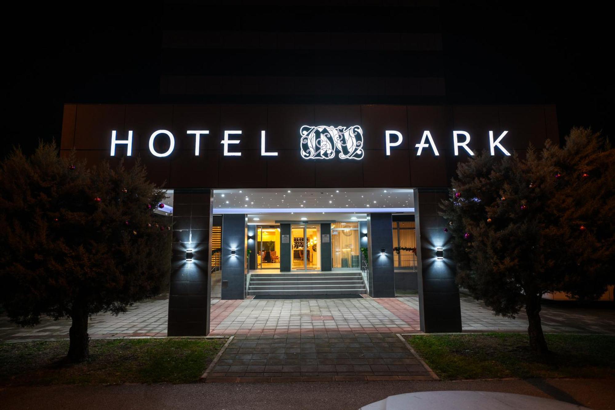 Hotel Monogram Park รูมา ภายนอก รูปภาพ
