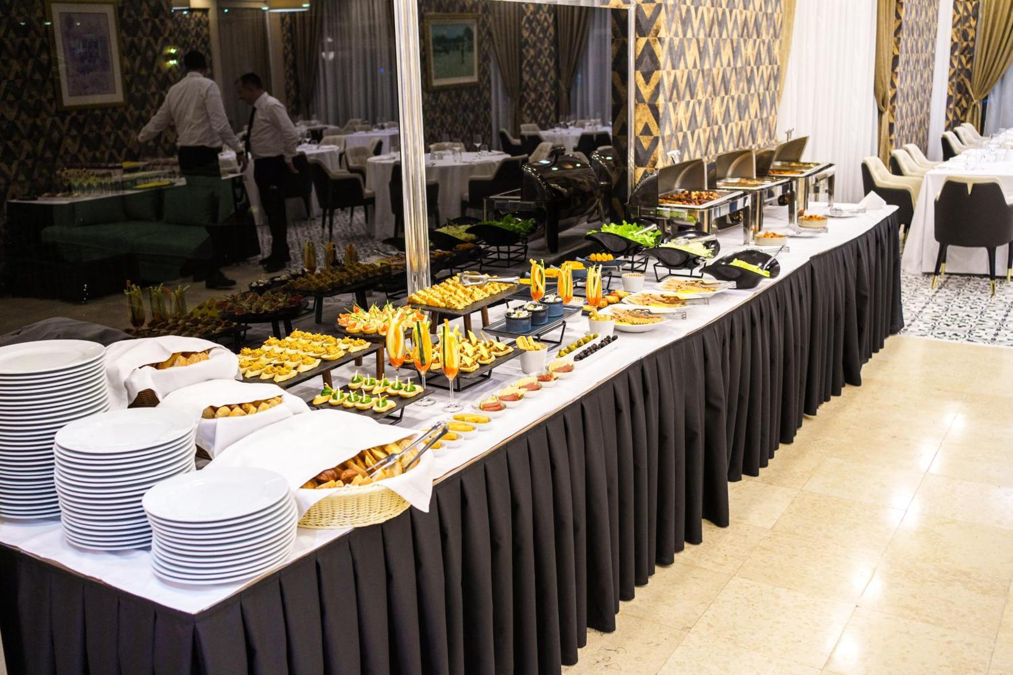 Hotel Monogram Park รูมา ภายนอก รูปภาพ