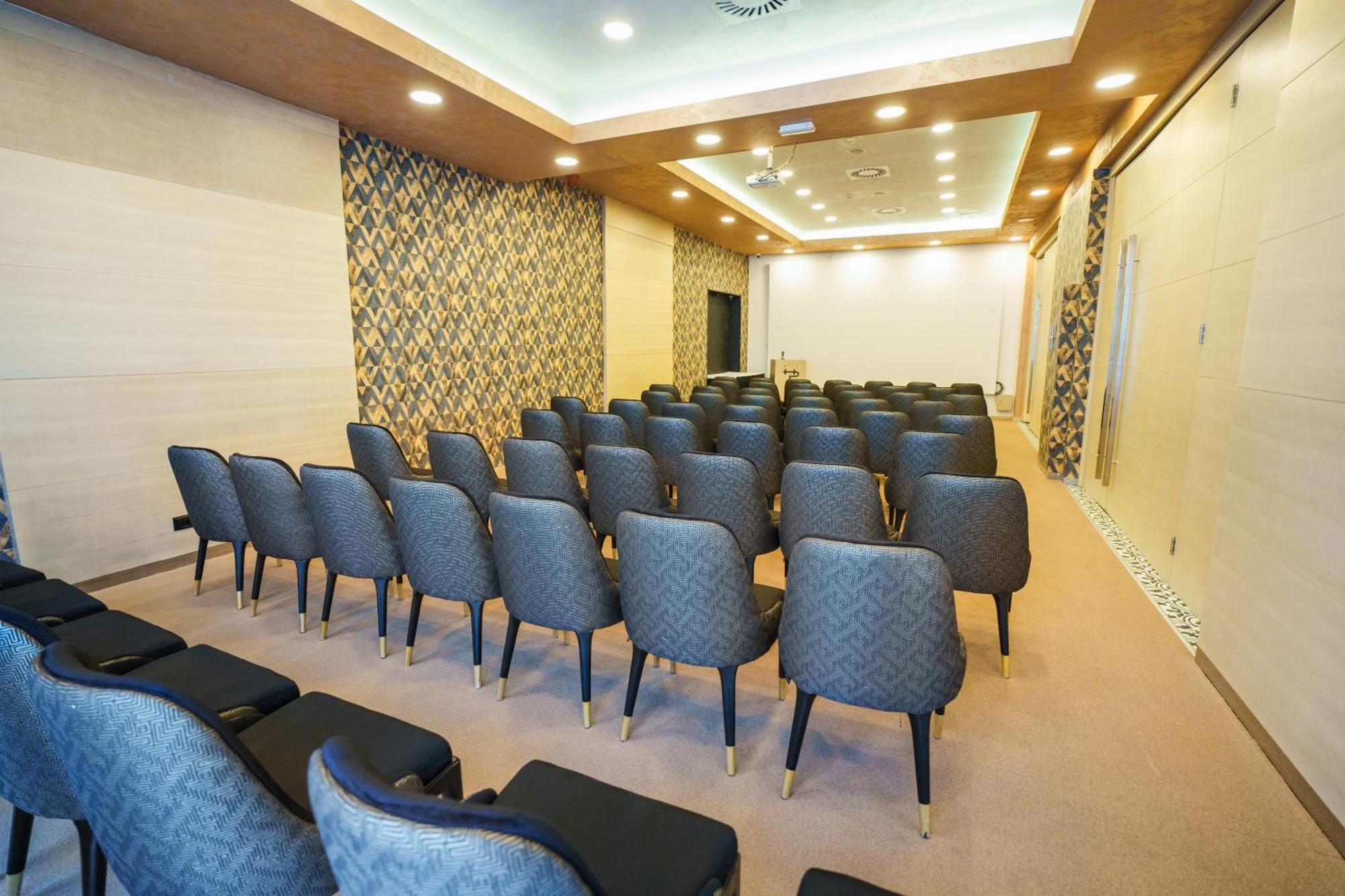 Hotel Monogram Park รูมา ภายนอก รูปภาพ