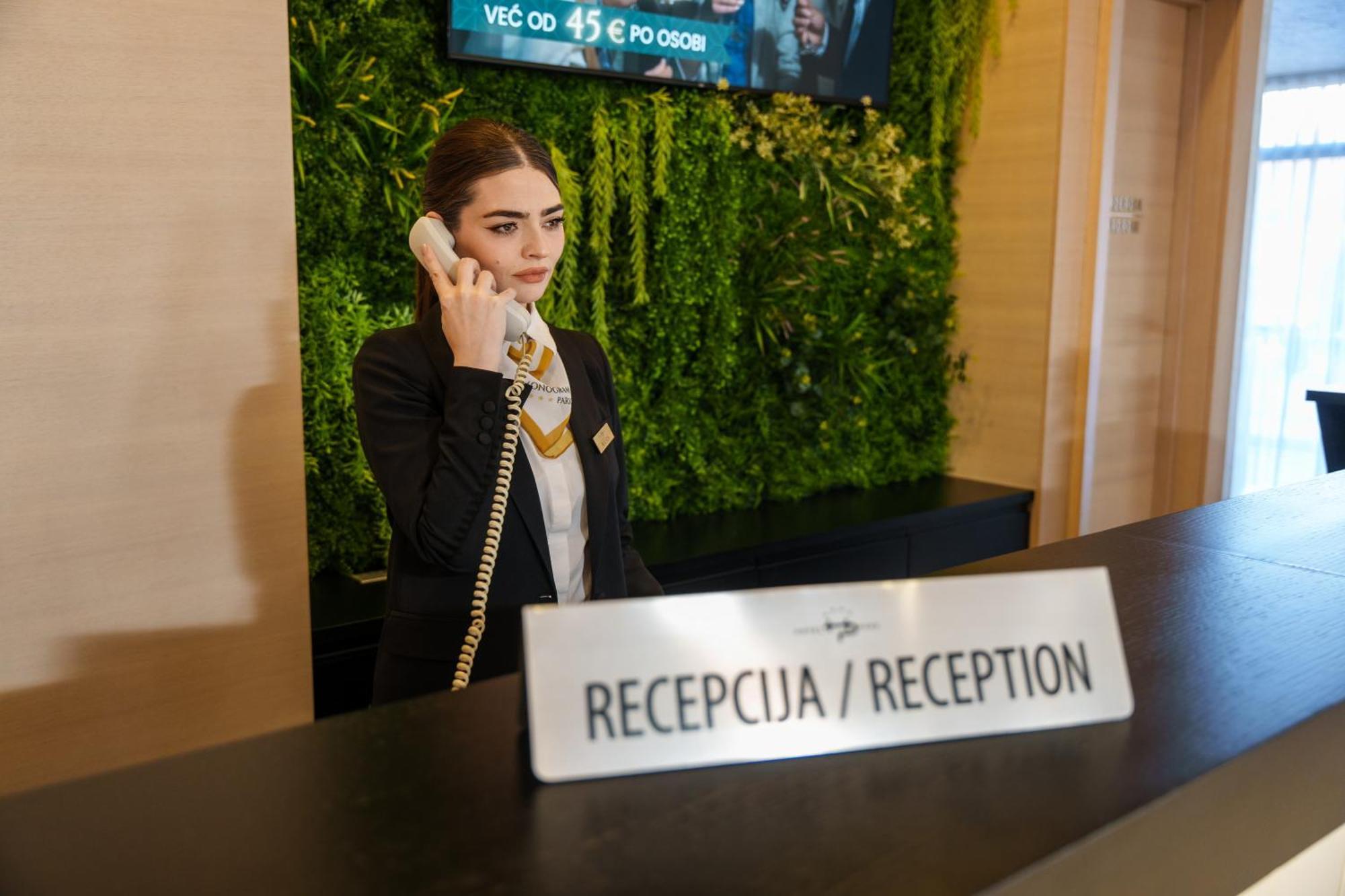 Hotel Monogram Park รูมา ภายนอก รูปภาพ