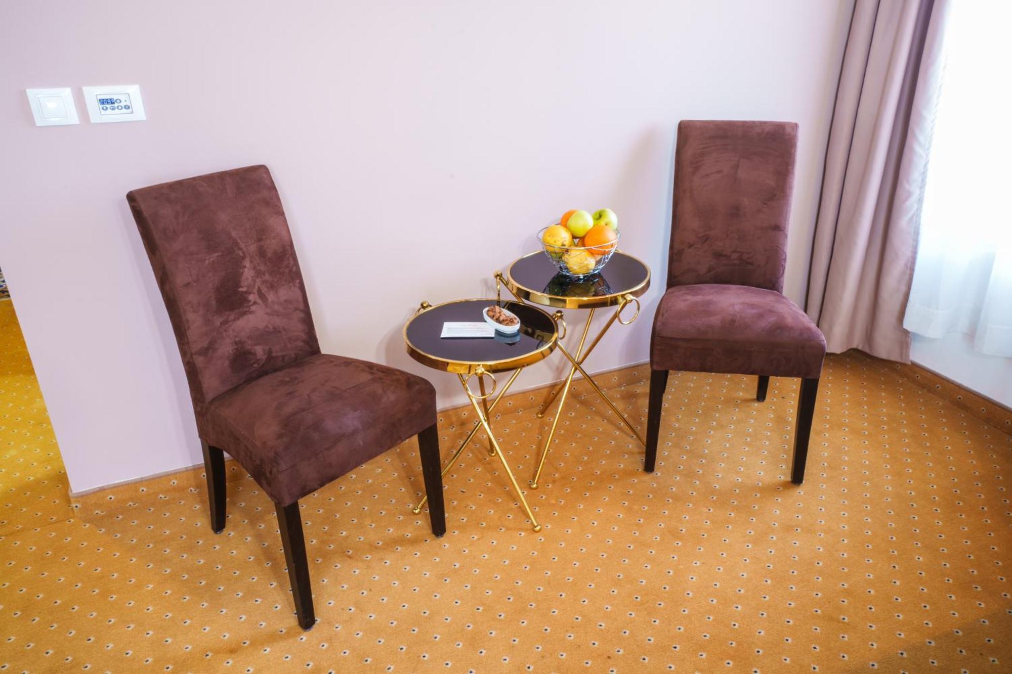 Hotel Monogram Park รูมา ภายนอก รูปภาพ